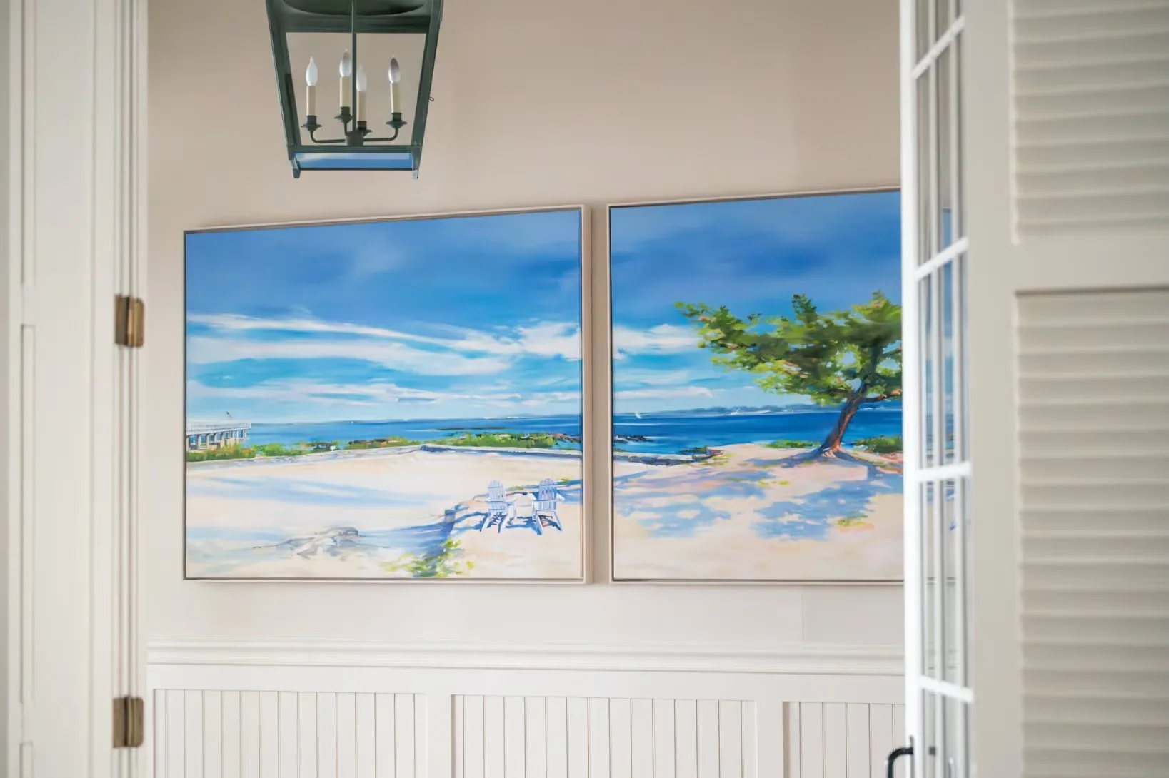 The diptych in an entryway